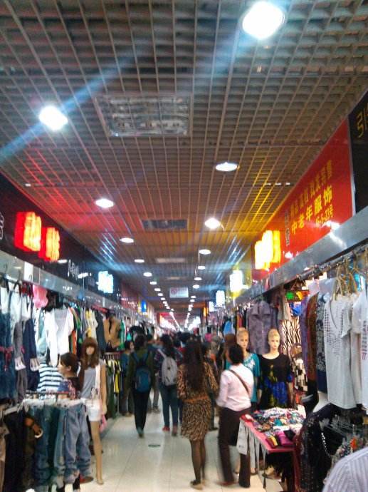 進(jìn)貨攻略:上海七浦路服裝批發(fā)市場(chǎng)
